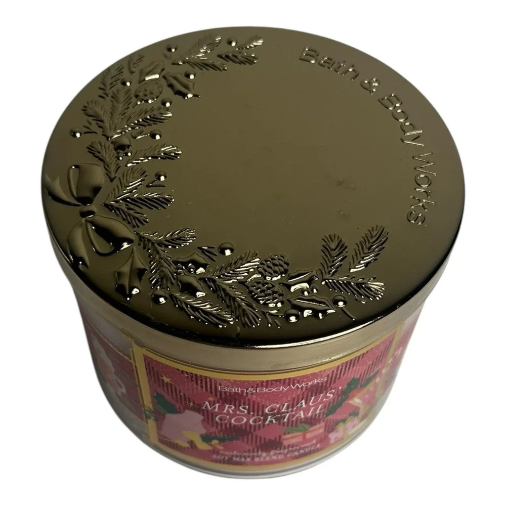 Bath & Body Works Mrs Claus Cocktail Christmas 3 Wick Scented Candle  14.5 oz